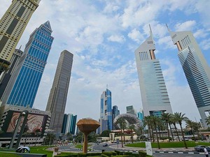 2 Orang Tewas di Abu Dhabi Setelah Rudal Balistik Dicegat