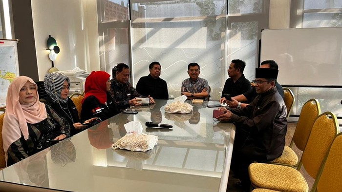 JK Bertemu Komunikolog, Bicara Apa di Rumah Sore Ini?