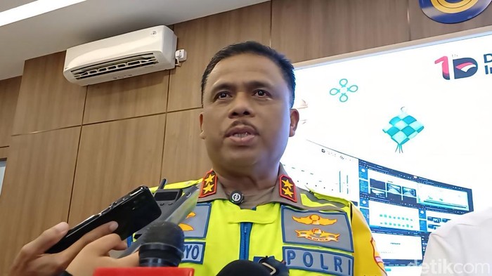 Kakorlantas dan Menhub Inspeksi JMTC, Lalin Tetap Terkendali di Hari Pertama Operasi Ketupat