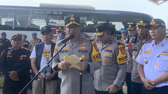 Kapolda Metro Jaya Irjen Asep Edi Suheri kepada wartawan di Terminal Pulo Gebang, Jakarta Timur, Sabtu (14/3/2026).