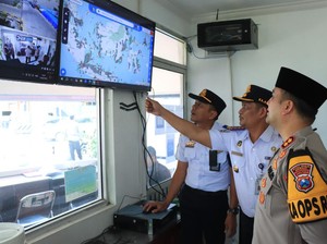 Antisipasi Kepadatan Pemudik ke Bawean, Kapolres Gresik Cek Pelabuhan