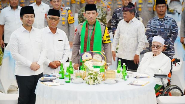 Kapolri Jenderal Listyo Sigit Prabowo melaksanakan Safari Ramadan di Jawa Timur sebagai bagian dari upaya memperkuat sinergi antara Polri, ulama, dan umara. (dok Polri)