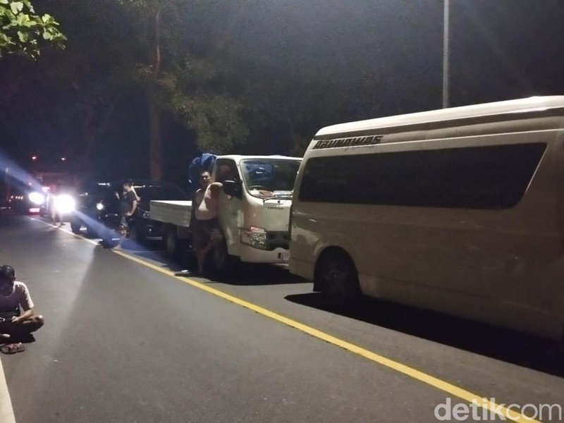 Kemacetan arus mudik Lebaran menuju Pelabuhan Gilimanuk, Jembrana, Bali, Sabtu (14/3/2026). (Gangsar Parikesit)