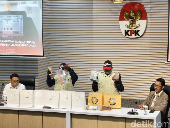 KPK konferensi pers OTT Bupati Cilacap. (Kurniawan Fadilah/detikcom)