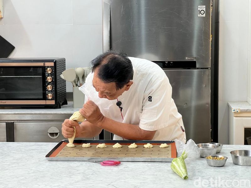 Macadamia sagu ala chef Yongki Gunawan Macadamia sagu ala chef Yongki Gunawan