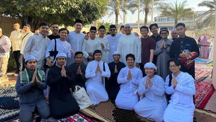 Mahasiswa Alqasimia University saat Idul Fitri di KJRI Dubai.