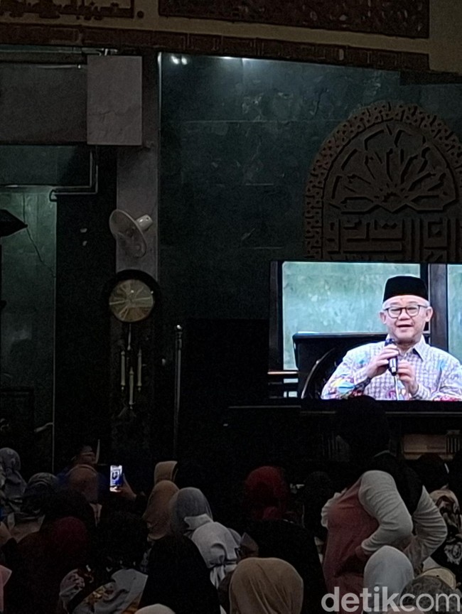 Momen Hangat Mendikdasmen Buka Puasa bersama 1.000 Penyandang Disabilitas