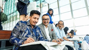 Kegiatan ini juga dihadiri oleh Wakil Menteri Kebudayaan Giring Ganesha Djumaryo yang turut membuka rangkaian acara seni tersebut.