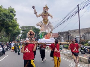 Jelang Nyepi, Umat Hindu Magelang Gelar Pawai Ogoh-ogoh Bertema Catur Netra