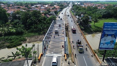 Penyapu Koin Masih Marak di Jembatan Sewo Meski Dilarang
