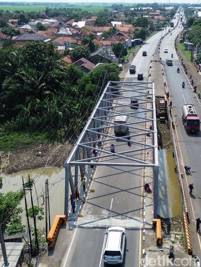 Penyapu Koin Masih Marak di Jembatan Sewo Meski Dilarang