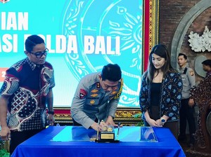 7 Juta Turis Asing Datang ke Bali, Polda Resmikan Cakrawasi Pantau Aktivitas WNA