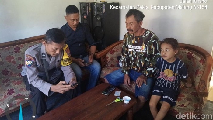 Petugas mendatangi rumah korban dan TKP.