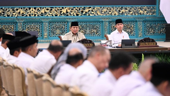 **Prabowo Bicara Penghematan, Jurus Pakistan Potong Gaji Menteri-DPR Disorot**