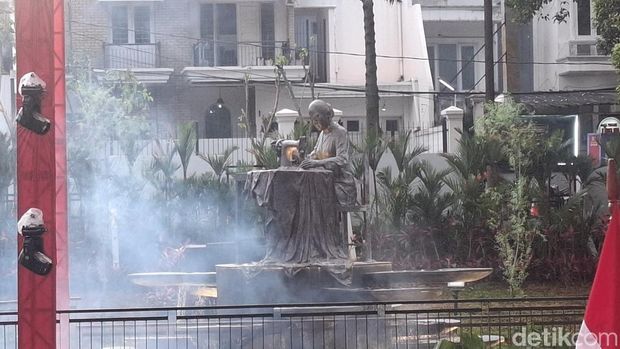 Presiden ke-5 RI Megawati Soekarnoputri bersama Gubernur DKI Jakarta Pramono Anung meresmikan Taman Bendera Pusaka di Jakarta Selatan (Jaksel). (Belia/detikcom)