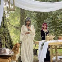 Dalam pidatonya di altar, Silvia menjelaskan bahwa pernikahan itu merupakan simbol komitmennya pada diri sendiri. Foto: dok. Instagram @corzosilvia