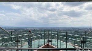 Sensasi Jalan di Atas Langit! Pengalaman Menginap Unik di Trans Hotel Jakarta