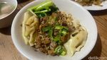 Dekat Stasiun LRT Pancoran Ada Warung Kwetiau hingga Mie Yamin yang Enak