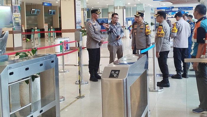 Jelang Lebaran, Polda Jatim Cek Kesiapan Pos Terpadu Mudik di Tanjung Perak