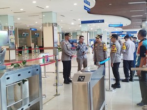 Polda Jatim Cek Kesiapan Pos Terpadu Mudik di Pelabuhan Tanjung Perak