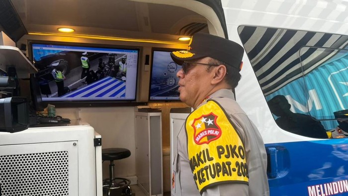 **Wakapolri Komjen Dedi Prasetyo Tinjau Langsung Arus Mudik Lebaran 2026 di KM 29, Puji Kesiapan Korlantas Polri**