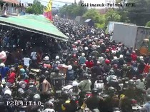 Mudik Bali-Jawa Lumpuh, Pemudik Tunggu 16 Jam Baru Naik Kapal