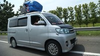 Selain itu, kepadatan juga dipengaruhi oleh meningkatnya mobilitas masyarakat menjelang libur panjang Lebaran serta dominasi kendaraan pribadi yang menuju wilayah Jawa Tengah melalui jalur tol tersebut.