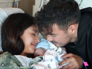 Aurelie Moeremans Bagikan Foto Usai Lahiran, Tetap Cantik Tanpa Makeup