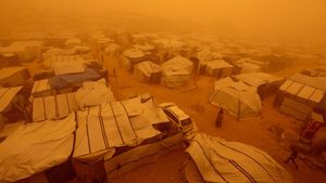 Badai Pasir Terjang Kamp Pengungsi di Gaza