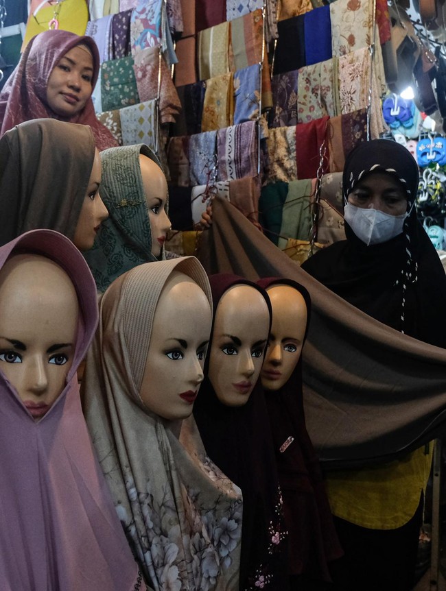 Berburu Busana Muslim di Pasar Johar Jelang Lebaran