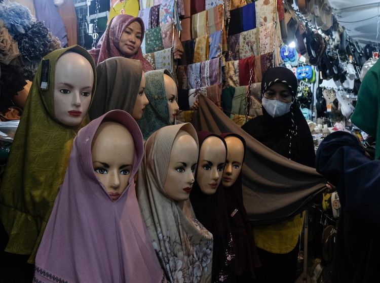 Berburu Busana Muslim di Pasar Johar Jelang Lebaran