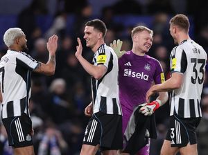 Newcastle Buka Puasa di Stamford Bridge
