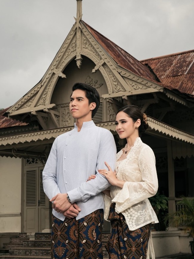 Potret Prewedding El Rumi & Syifa Hadju, Memukau Dengan Gaya Tradisional