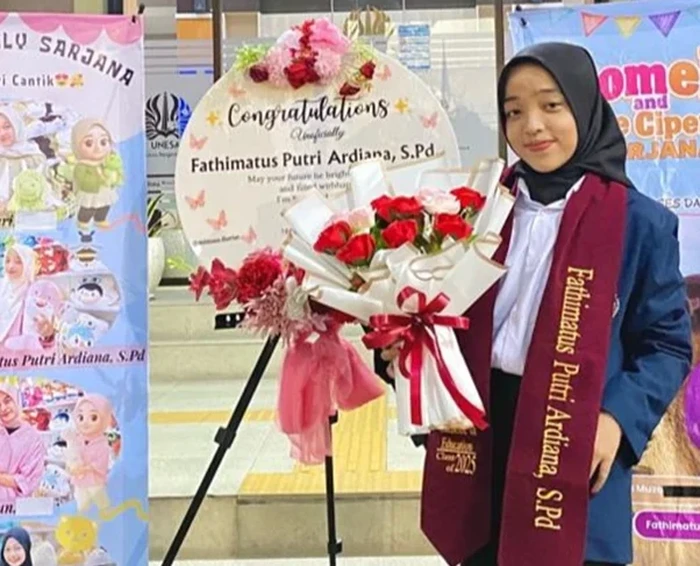 Fathimatus Putri Ardiana berhasil lulus dari Unesa hanya dalam 3,5 tahun