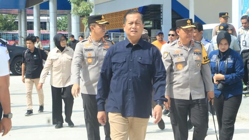 Gubernur NTB Lalu Muhamad Iqbal menunjau Terminal Mandalika, Minggu (15/3/2026). (Foto: Dok. Diskominfotik NTB)