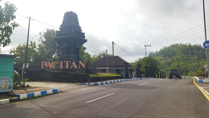 Jalan Lintas Selatan (JLS) via Pacitan