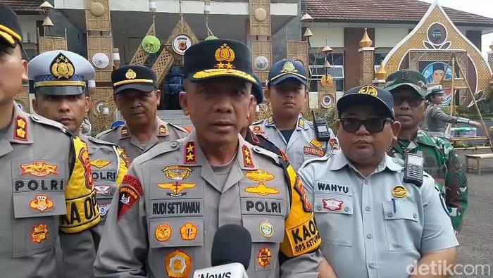 Kapolda Jabar Irjen Rudi Setiawan saat memantau mudik di Tasikmalaya