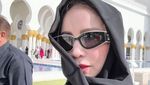 Visual Momo Pakai Abaya dan Kerudung di Masjid Sheikh Zayed Abu Dhabi