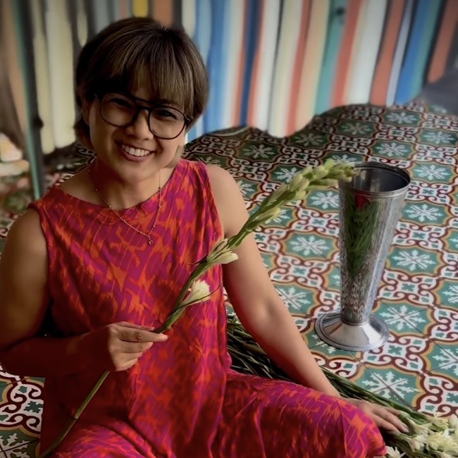 Hiks! Rambut Nirina Zubir Rusak Parah karena Gagal Bleaching