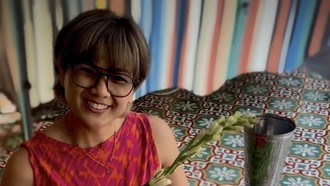 Hiks! Rambut Nirina Zubir Rusak Parah karena Gagal Bleaching