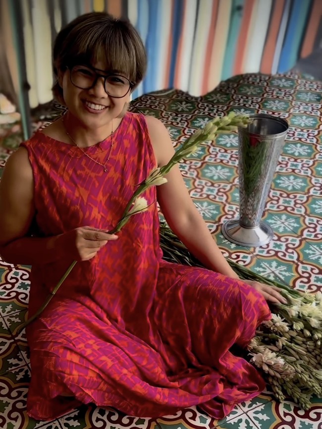 Hiks! Rambut Nirina Zubir Rusak Parah karena Gagal Bleaching