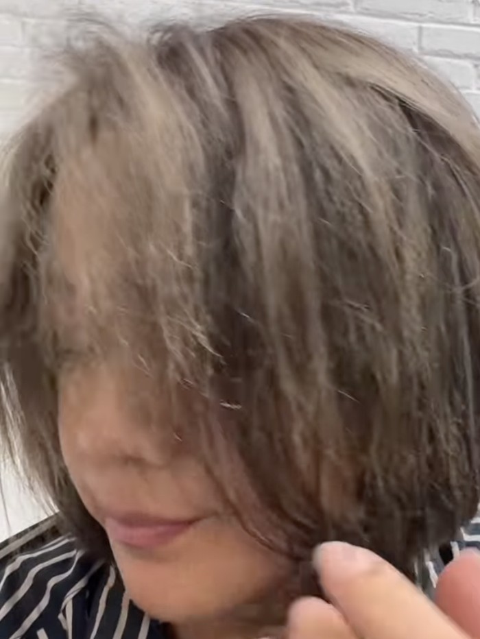 Hiks! Rambut Nirina Zubir Rusak Parah karena Gagal Bleaching