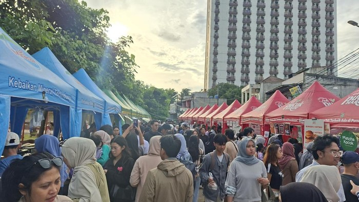 Pasar Takjil Ramadan di Kukusan, Depok