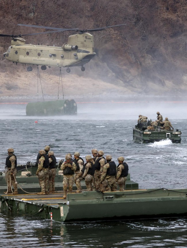 Pasukan Gabungan AS-Korea Selatan Latihan Manuver Sungai