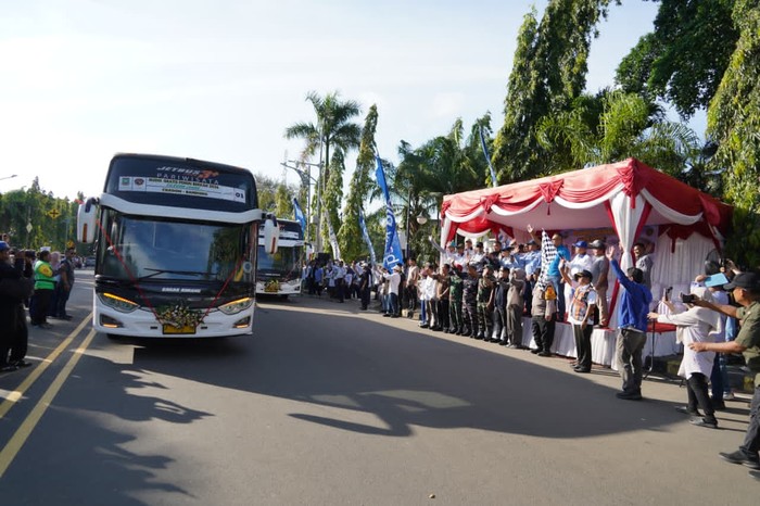 Pemkot Cilegon Berangkatkan 50 Bus Antar 2.000 Pemudik, Solusi Jitu untuk Pulang Kampung!