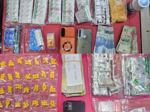 Terungkapnya Penjualan Obat Keras Berkedok Toko Pulsa-Sembako di Depok-Jaksel