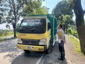 Bandel! 18 Truk Pasir di Cianjur Nekat Jalan Meski Dilarang Saat Mudik