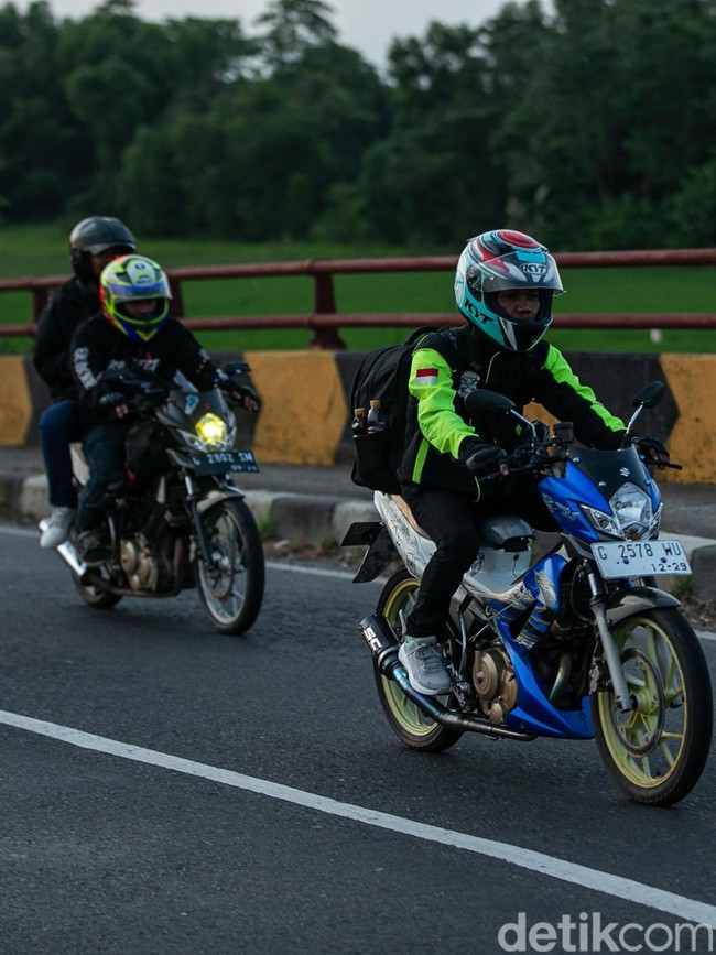 Potret Pejuang Mudik Motor demi Lebaran di Kampung Halaman