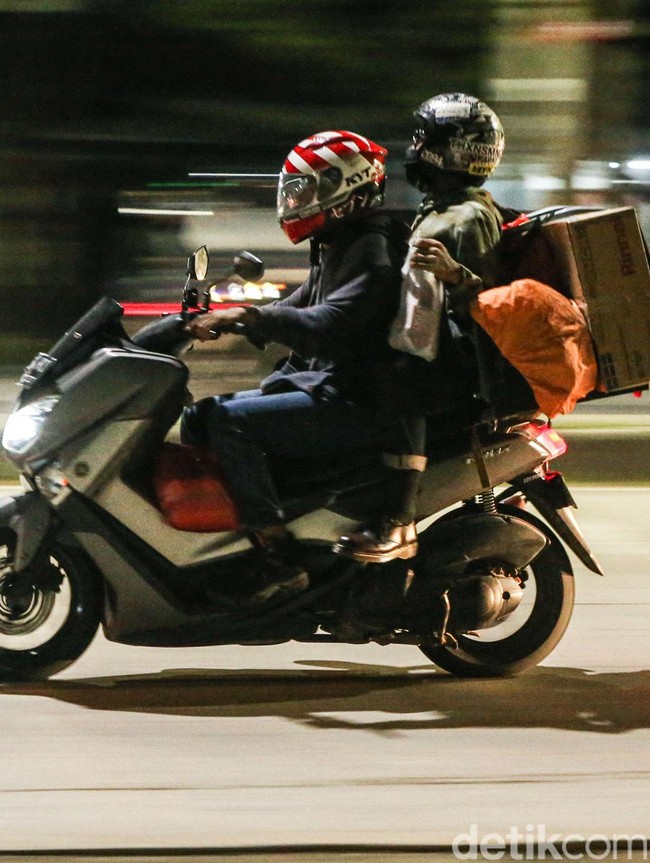 Potret Pemudik Malam Mulai Lintasi Pantura