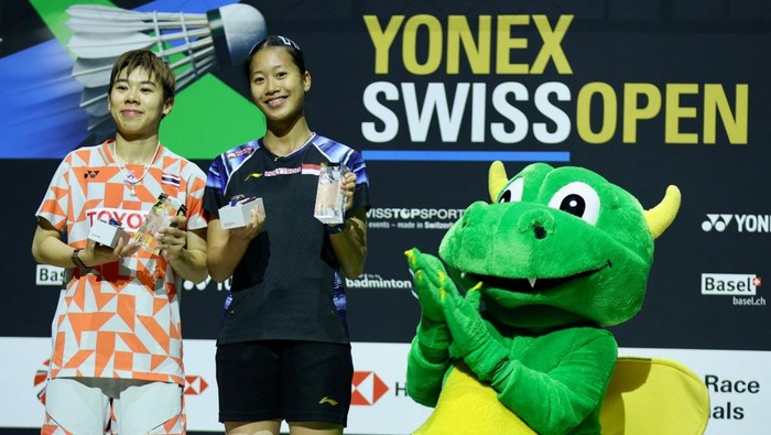 Putri KW bersua Supanida Katethong di final tunggal putri Swiss Open 2026 di Basel, 15 Maret 2026. Kekalahan 2 gim langsung didapat Putri KW 11-21 dan 15-21 dari wakil Thailand tersebut.